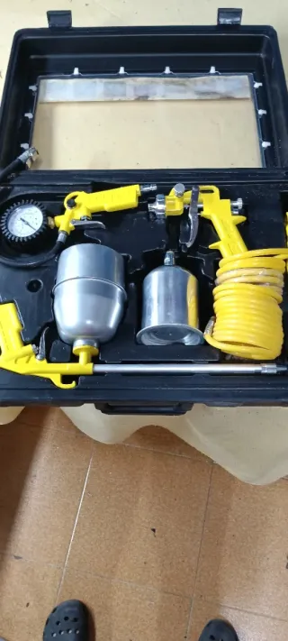 Maletín compresor con herramientas kivec amarillo