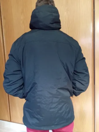 Parka negra con forro polar