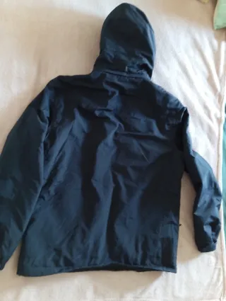 Parka negra con forro polar