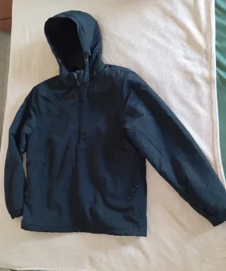 Parka negra con forro polar