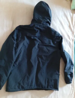 Parka negra con forro polar