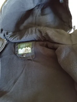 Parka negra con forro polar