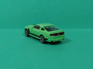 Majorette coches a  escala 1/64