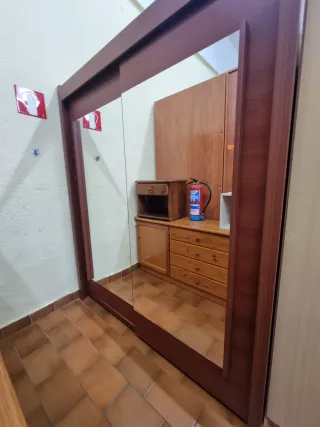 Armario puertas correderas con espejo