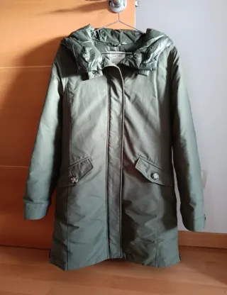 ABRIGO TIPO PLUMÍFERO