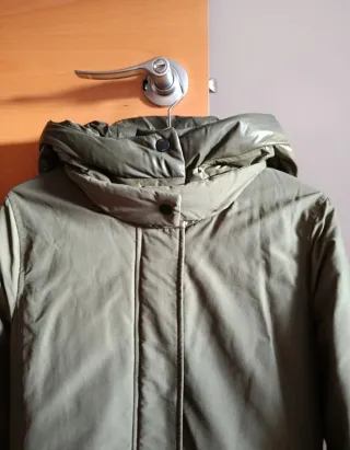 ABRIGO TIPO PLUMÍFERO