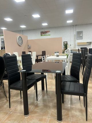 Mesa comedor con 4 sillas NUEVA