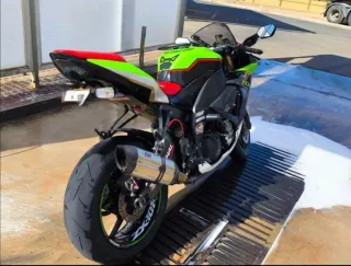 Kawasaki Ninja ZX10R Verde y Blanca