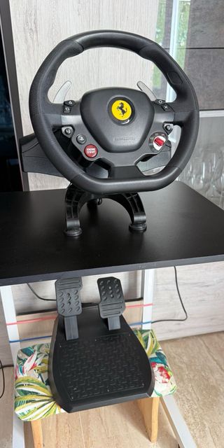 Volante Thrustmaster Ferrari PS4