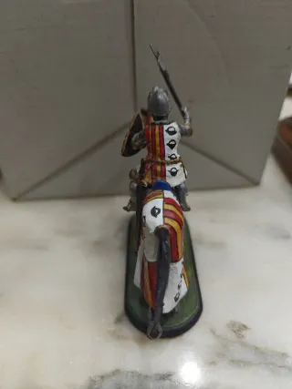 Figura de plomo caballero medieval
