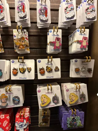 Pins Disneyland Febrero 2026