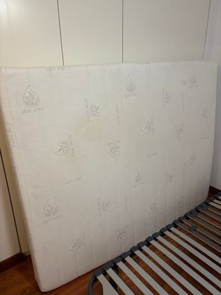 Somier de láminas y colchón espuma