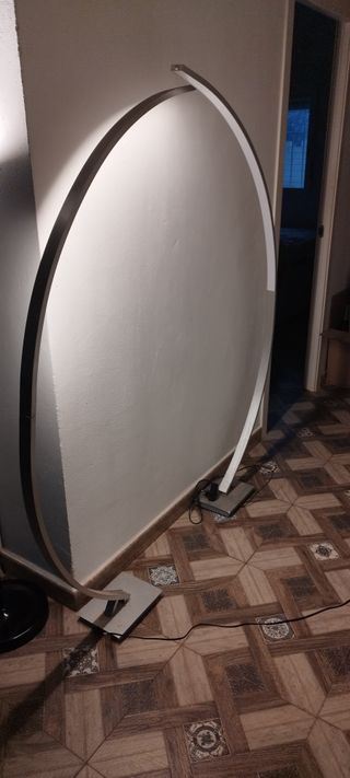 Lámpara de pie moderna