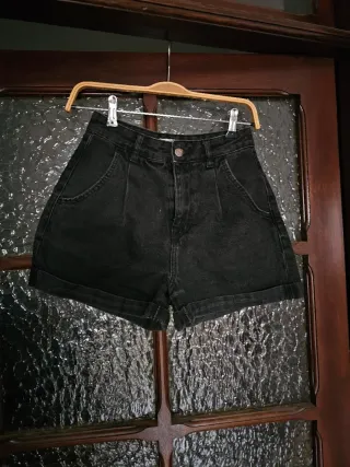Pantalón corto Bershka negro Talla 34