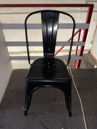 4 Sillas Metálicas Negras