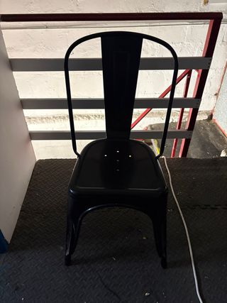 4 Sillas Metálicas Negras