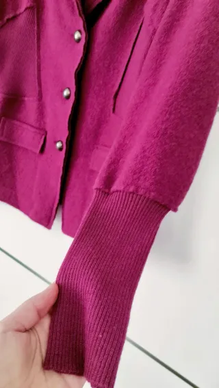 Chaqueta de lana morada