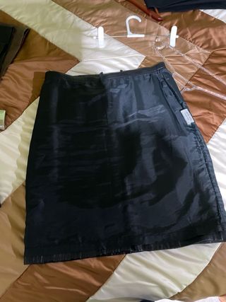 Falda de piel negra Romagosa