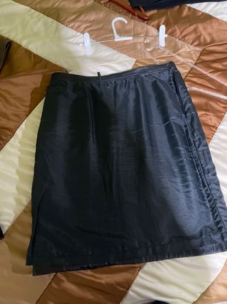 Falda de piel negra Romagosa