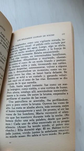 Los Solados Lloran De Noche (Fiction, Poetry & ...