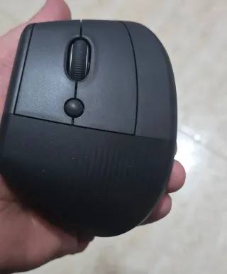 Logitech Lift Ratón Ergonómico Vertical, Inalámbri
