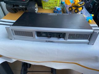 Altavoces Akiyama con Trípodes