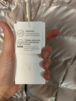 Abrigo dorado con cinturón