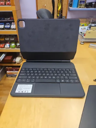 Custodia con tastiera per iPad Pro 12.9 / Air 13