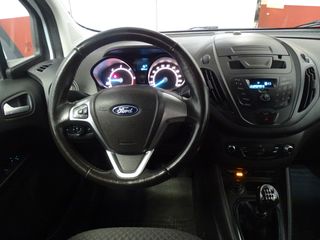 Ford Transit Courier 5 plazas