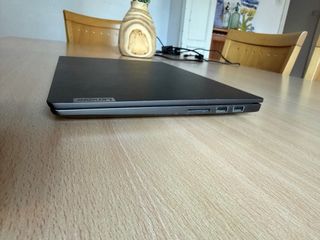 Portátil Lenovo AMD Ryzen 7 16GB RAM