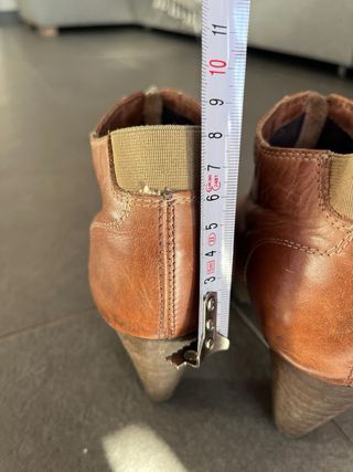 Botines marrones de tacón con cremallera, cómodos!