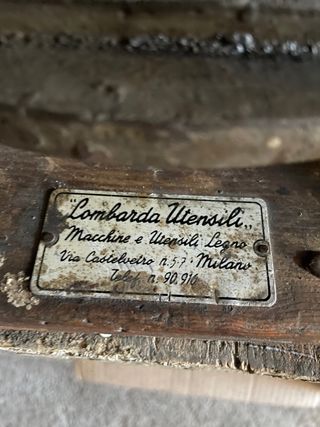 Tagliacornici vintage per battiscopa