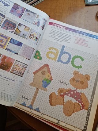 Lote de 6 revistas de *labores del hogar*