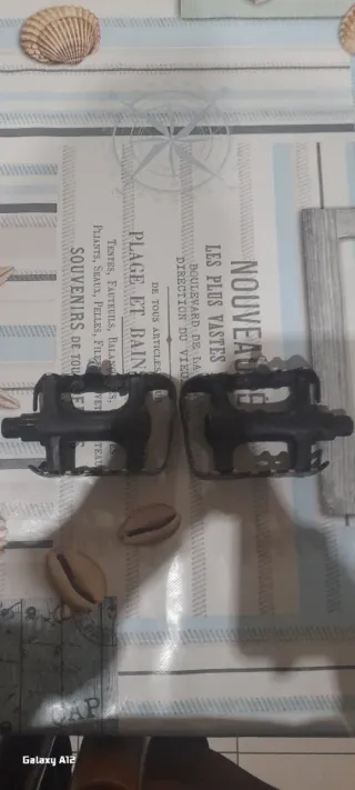 Pedali in ferro per bicicletta