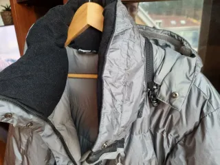 Plumífero gris de Bergans of Norway