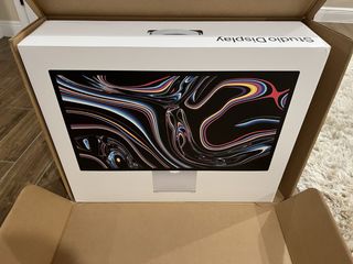 Apple Studio Display con altezza regolabile