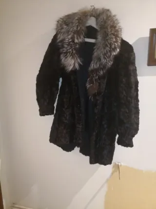 Abrigo de pelo con cuello de zorro