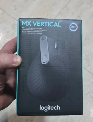 Logitech MX Vertical Ratón Inalámbrico Ergonómico,