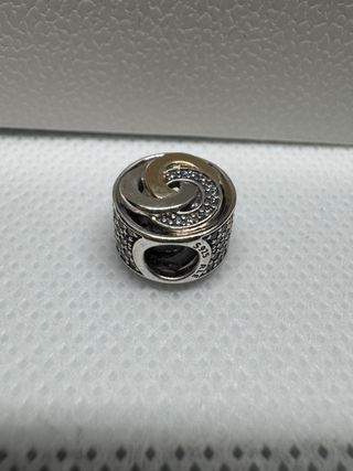 Pandora 792090CZ Charm Oro y Plata
