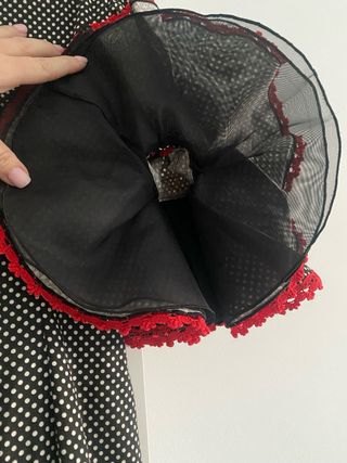 Vestido de flamenca lunares rojo y negro