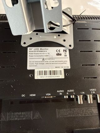 Monitor LED 19 Stanley con soporte pared