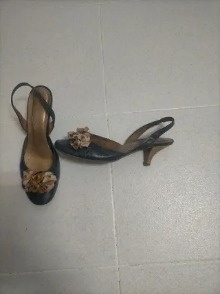 Zapatos tacón Lume abiertos flor