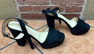 Tacchi neri con plateau