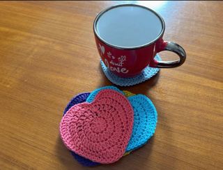 Sottobicchieri uncinetto a forma di cuore