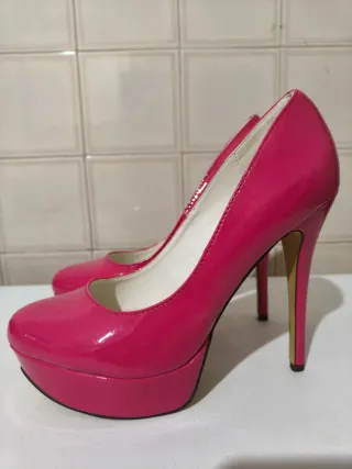 Scarpin Michael Antonio Verniz Rosa