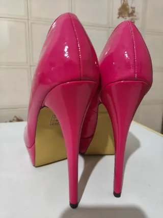 Scarpin Michael Antonio Verniz Rosa