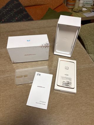 Caja Original ZTE AXON mini
