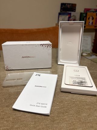 Caja Original ZTE AXON mini