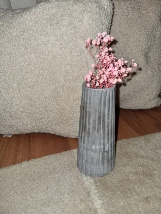 Jarrón de concreto decorativo 3€