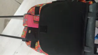 Mochila Totto con ruedas y estampado